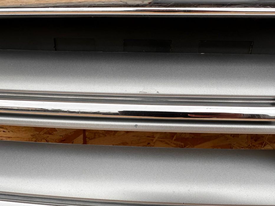 Решітка Ford Kuga/Escape 2015-19р Оригінал б/у