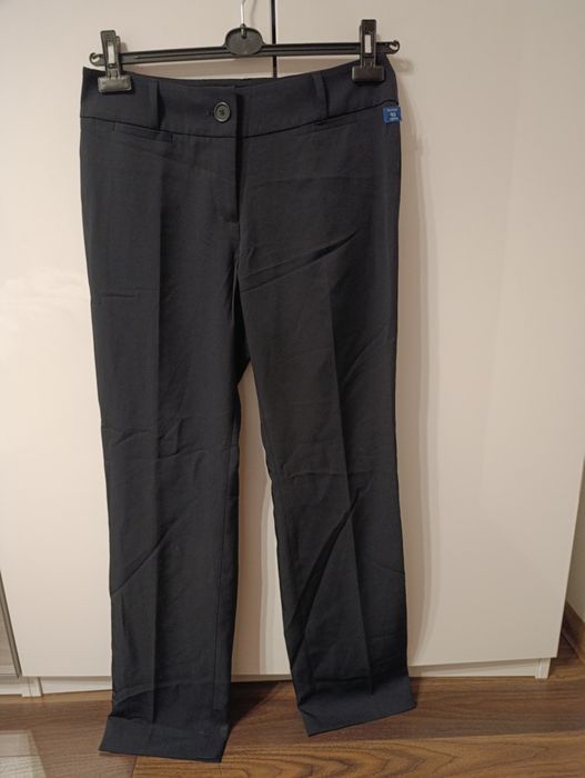 Nowe ładne spodnie damskie marki Biaggini rozmiar 40/42