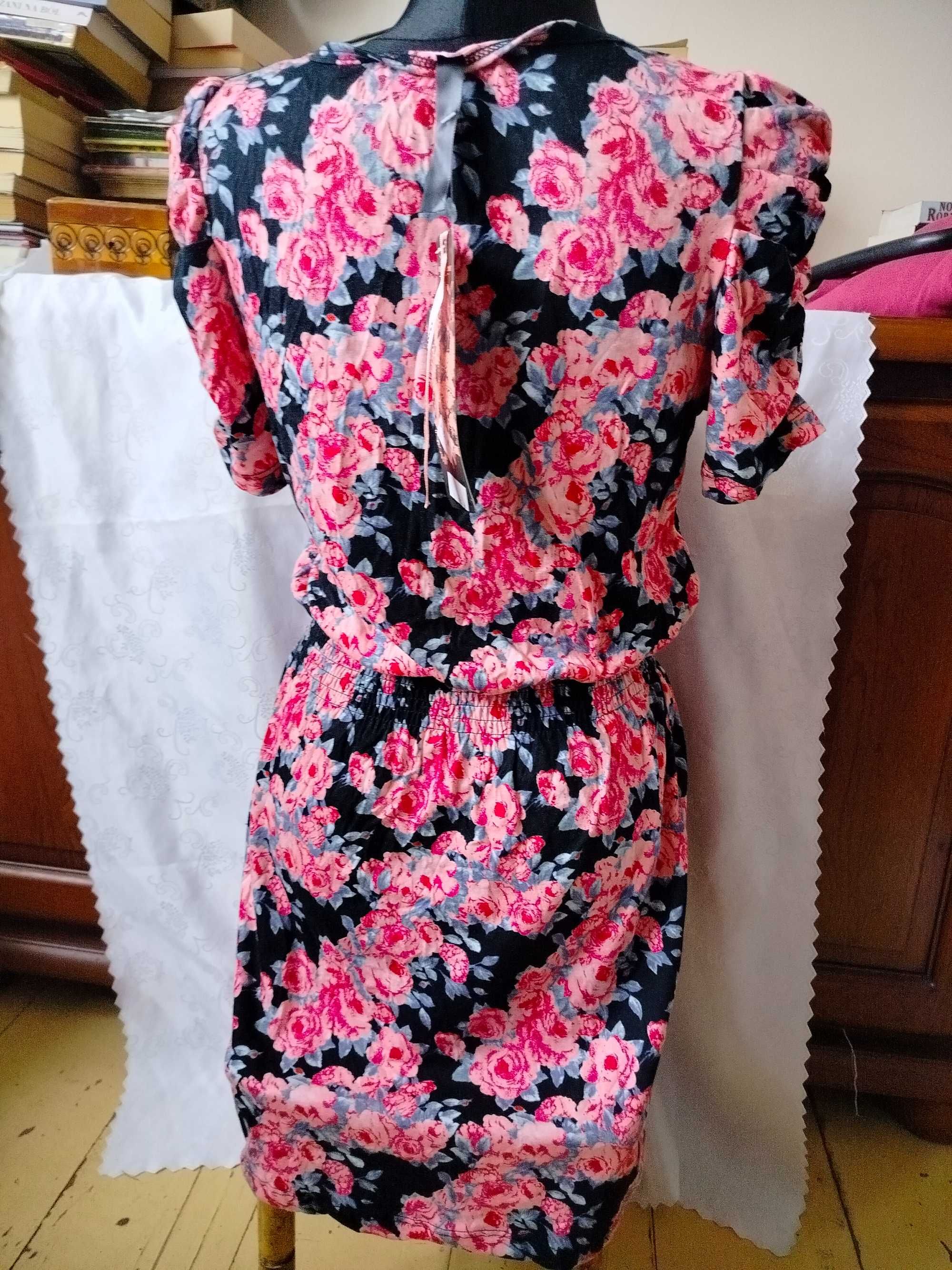 NOWĄ sukienkę firmy floral fushion