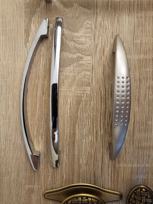 Мебельная фурнитура ручки ножки петли Меблева фурнітура ніжки петлі