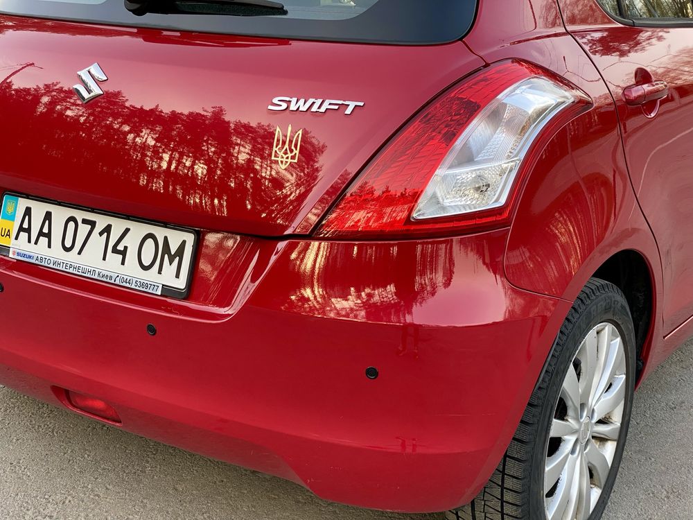Продам офіційну Suzuki Swift 2011 року