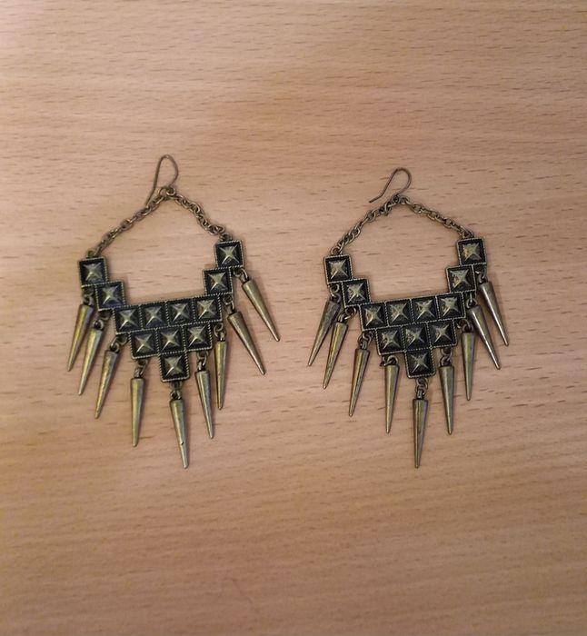 Серьги на подарок для девушек