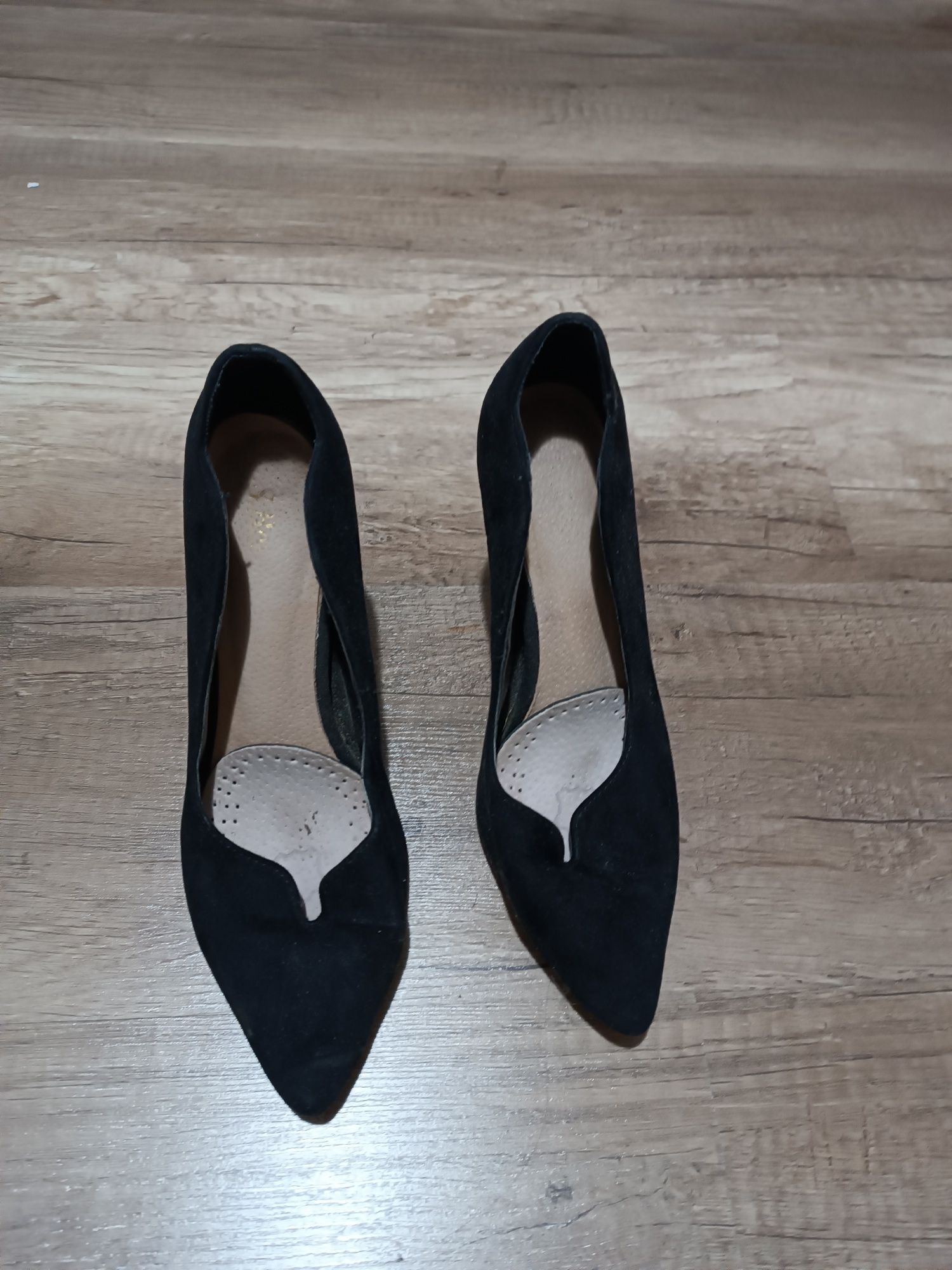 Czarne szpilki eleganckie