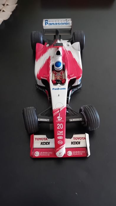 Toyota TF102 Escala 1:18