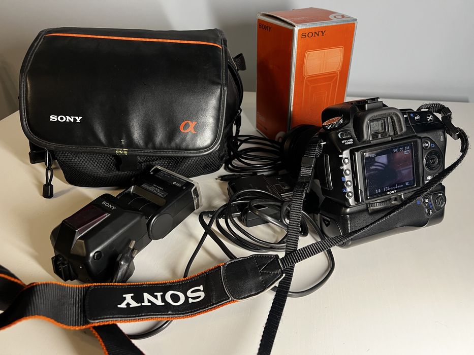 Sony a300 + grip + 2x bateria + lampa i karta pamieci