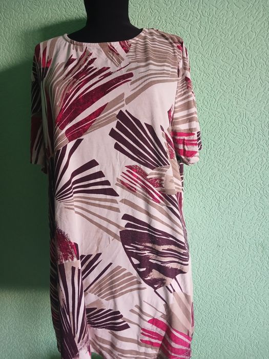 Футболка різнокольорова