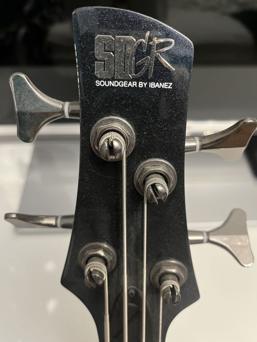 Gitara basowa Ibanez SR300E