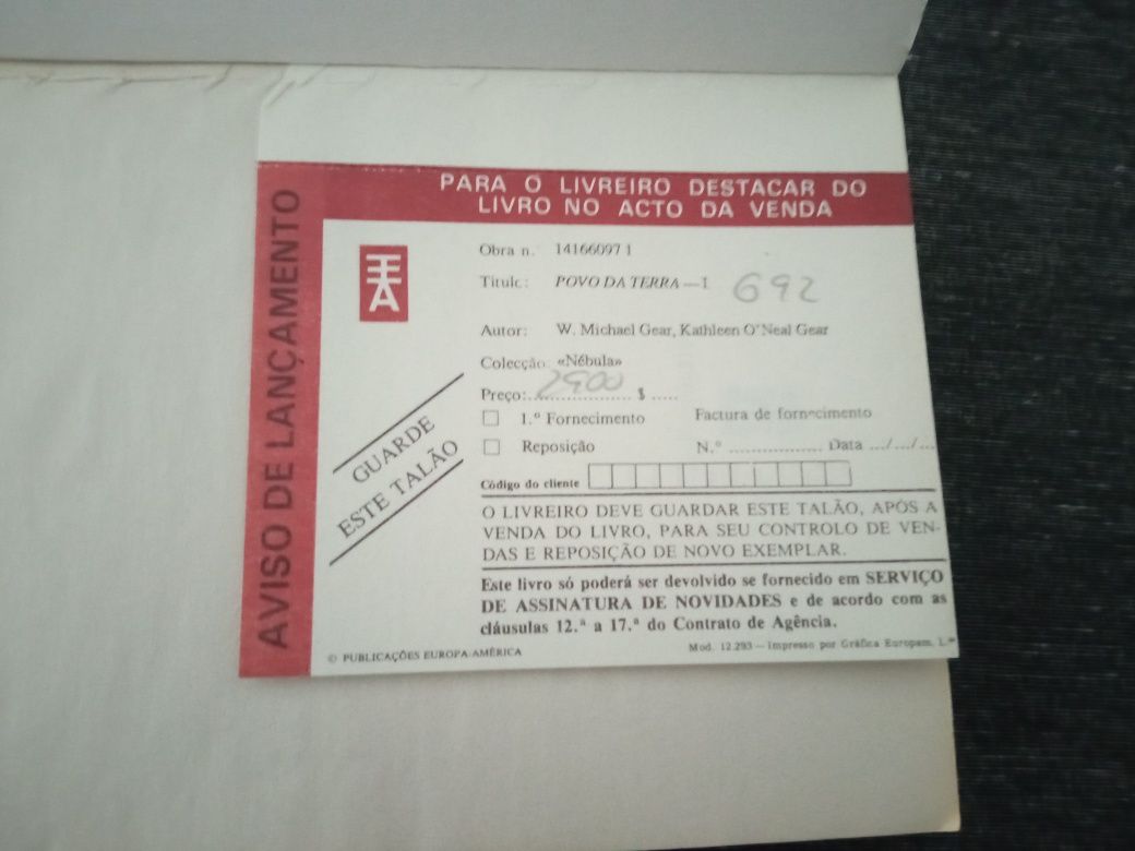 Livro" Povo da Terra" Usado