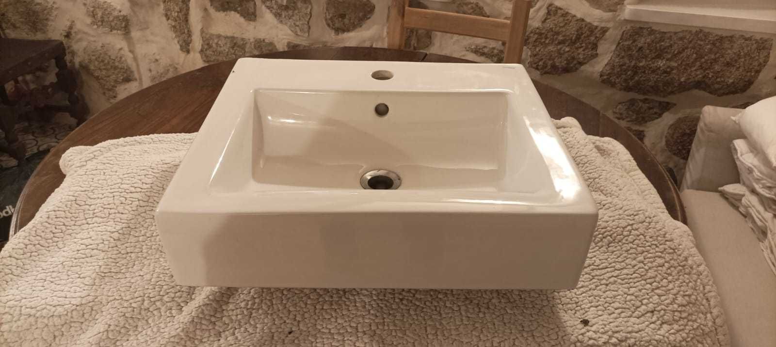 Lavatório branco