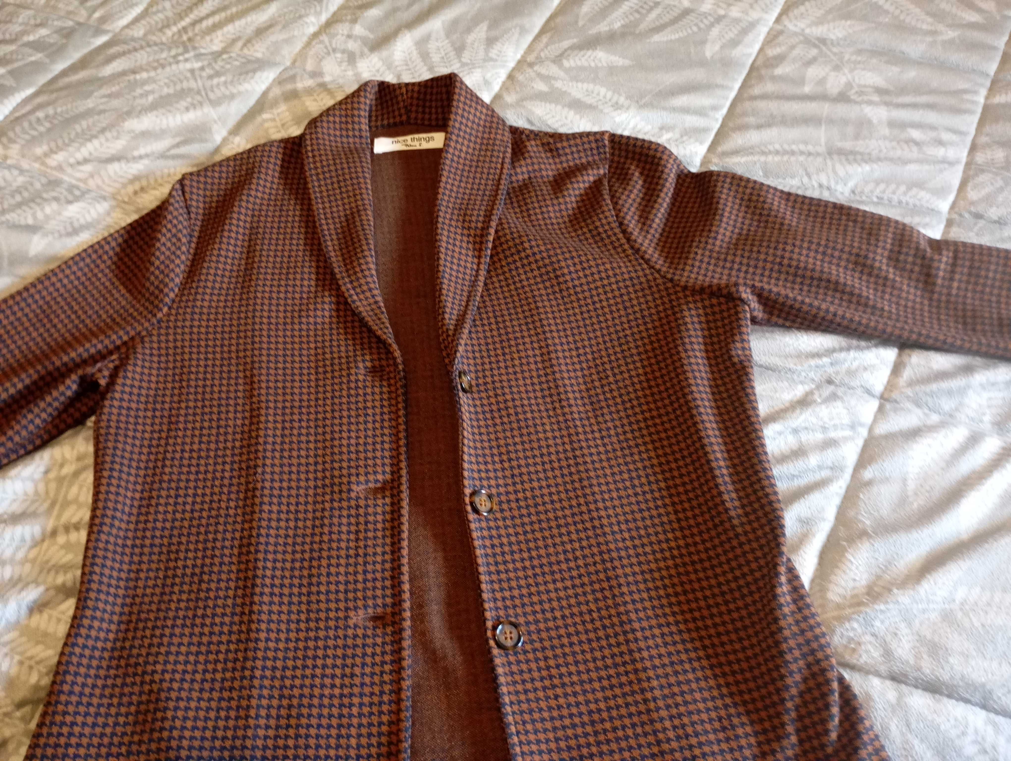 casaco aos quadradinhos castanho e preto, marca Nice Things, tamanho S