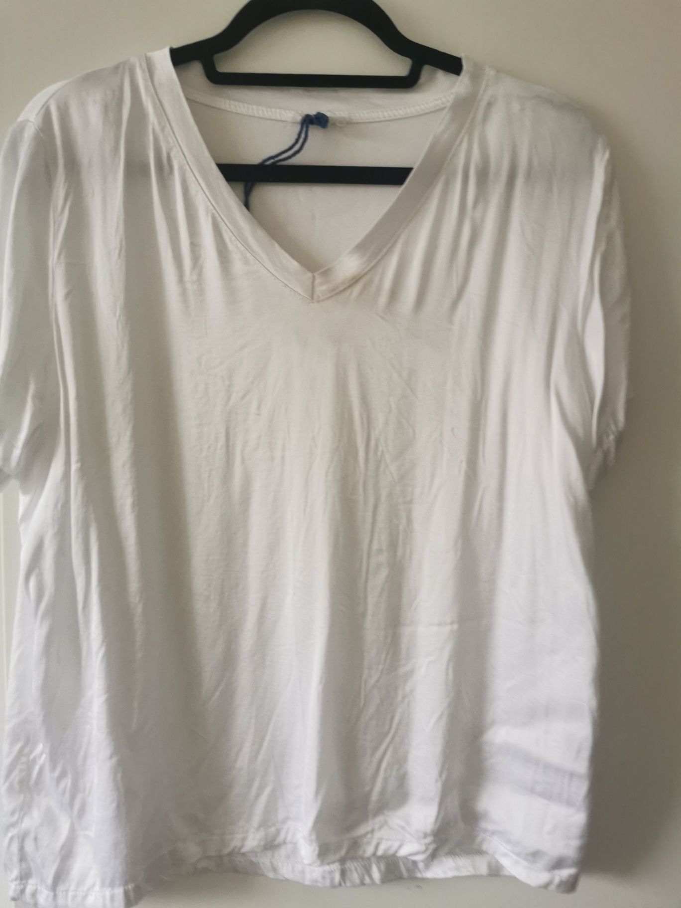 Biały t-shirt. Bluzka damska