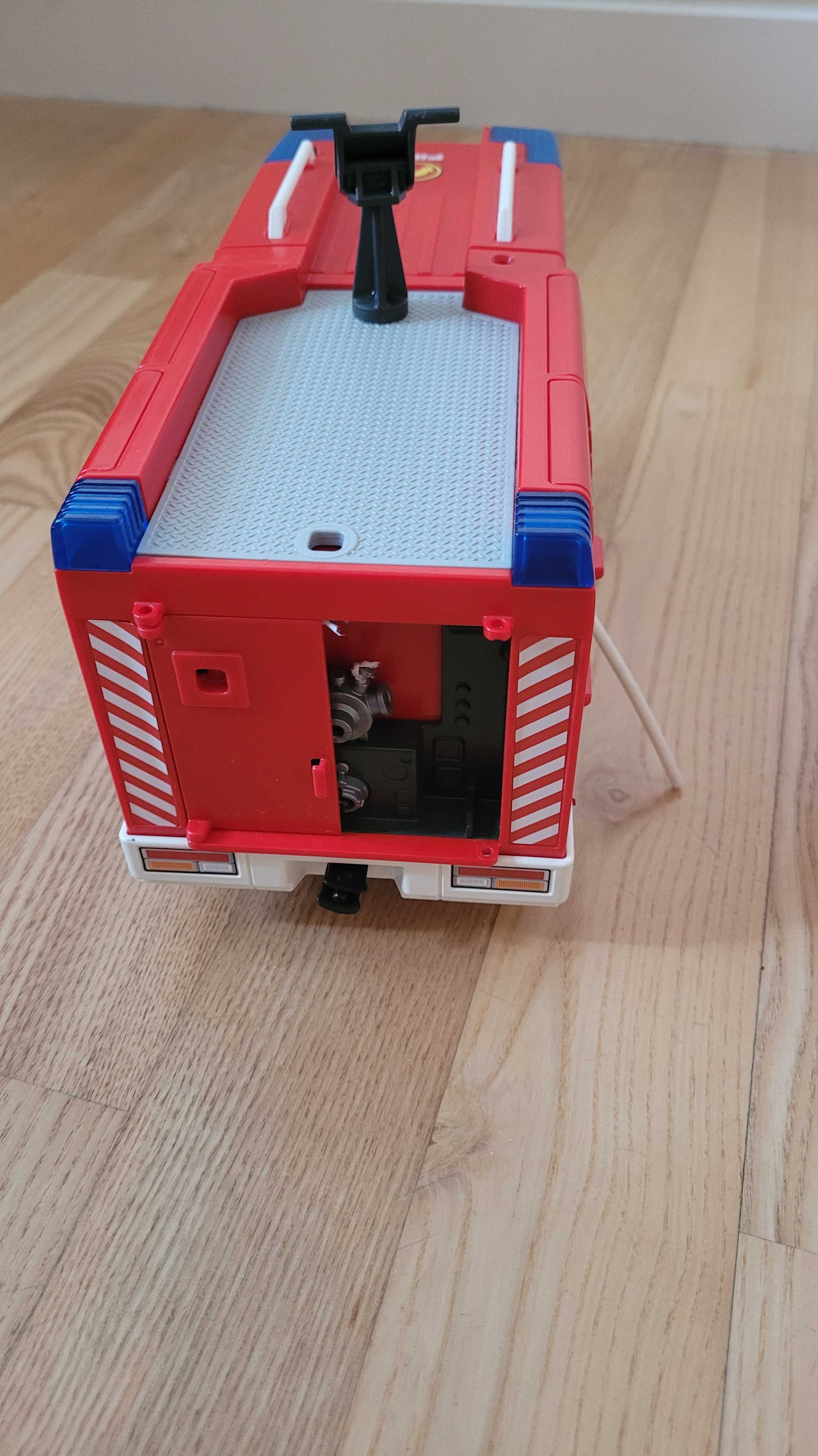 Playmobil 9464 Pojazd ratowniczy straży pożarnej dodatkowo łódź