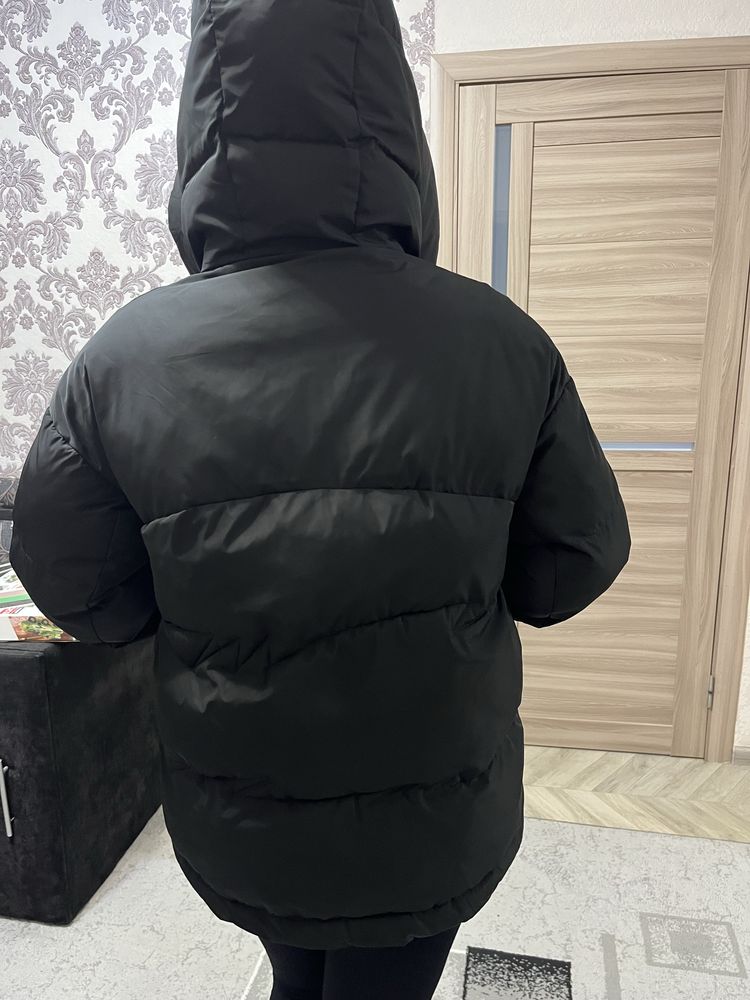 Стильна куртка жіноча зимова