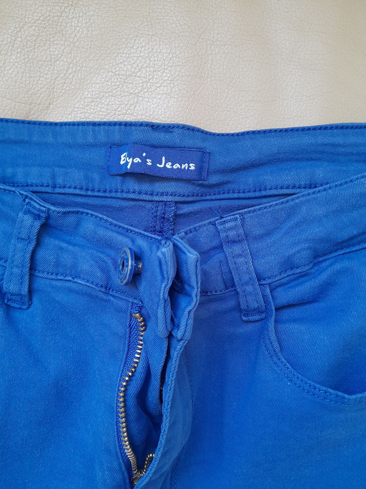 Conj. Calças e blusa