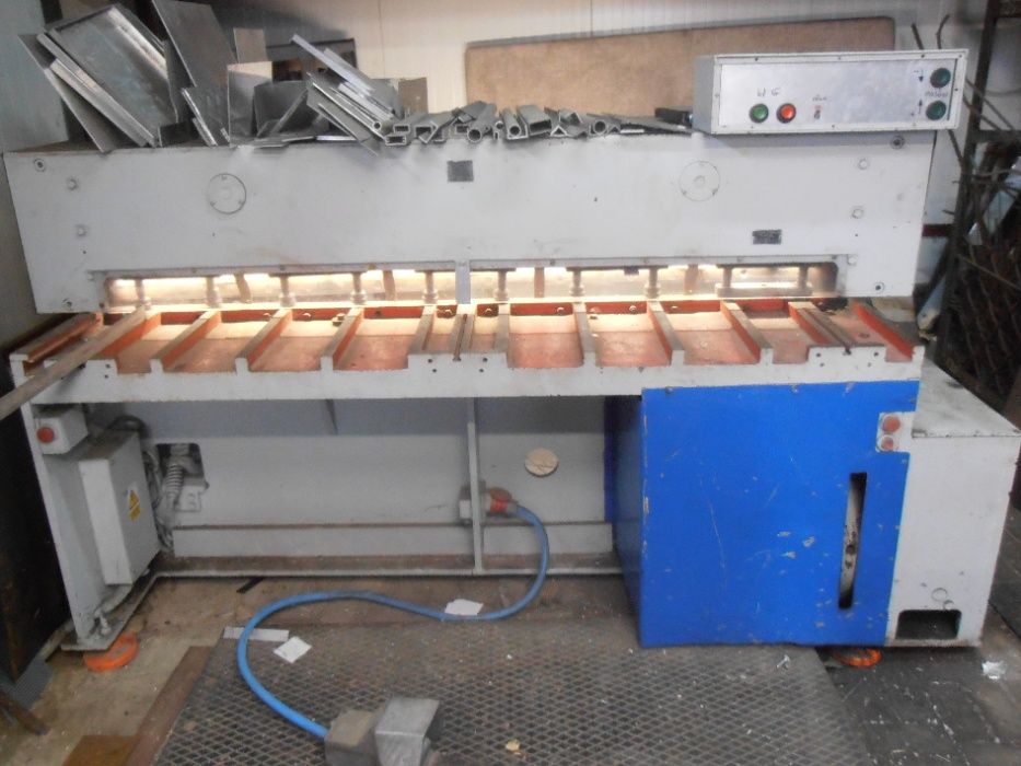 Gilotyna, długość cięcia 2m, grubość 3mm, w ciągłej eksploatacji