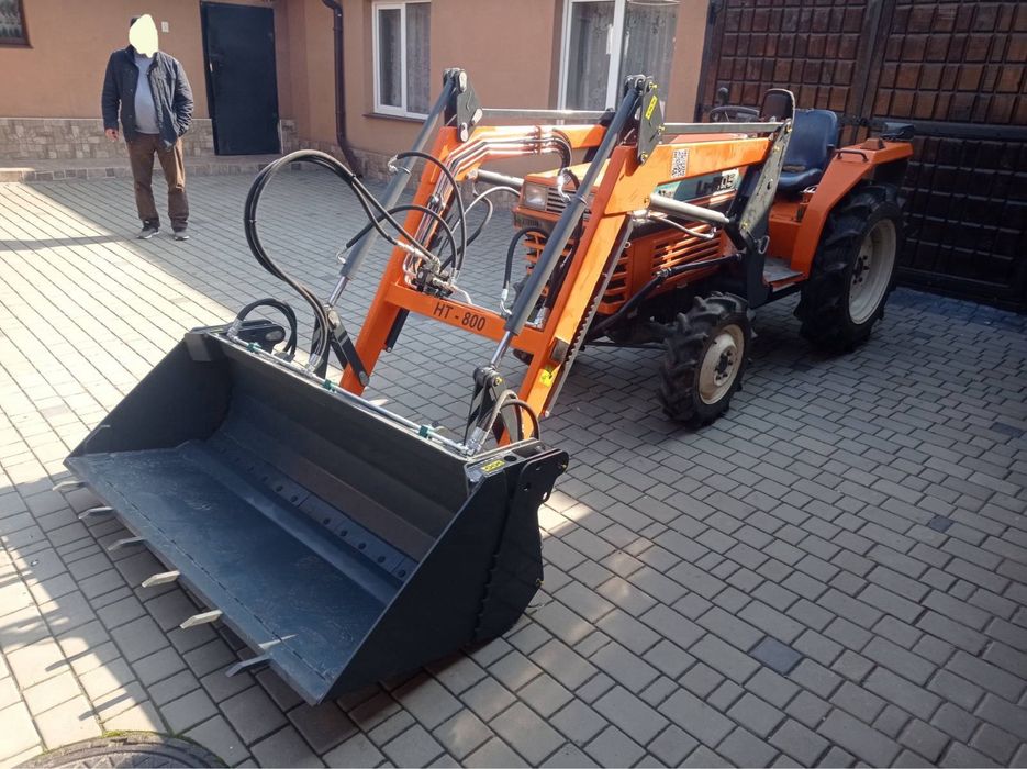 мінітрактор кубота з погрущиком