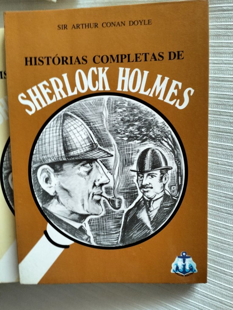 12 livros das histórias de Sherlock Holmes em excelente  estado