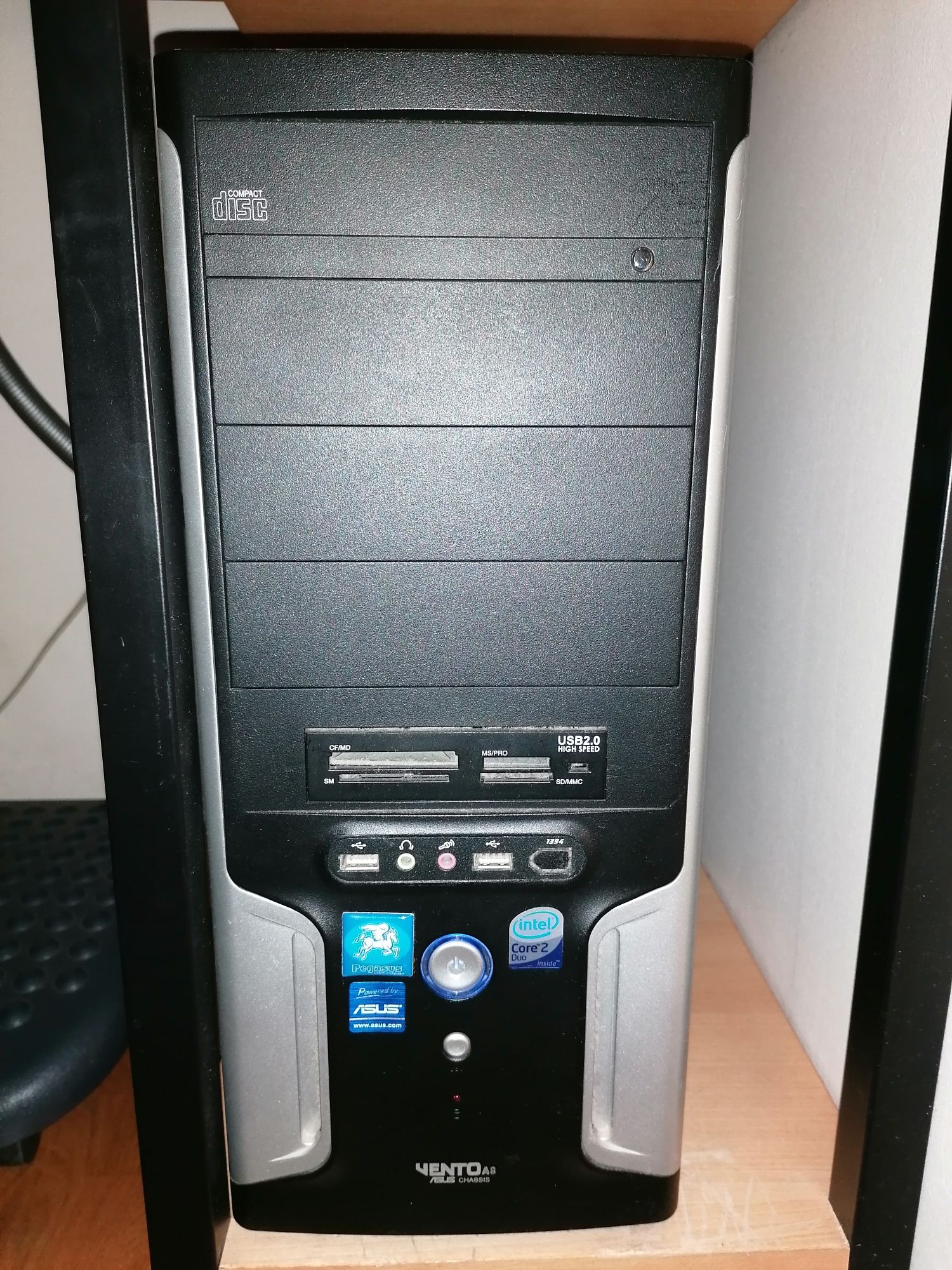 PC Intel core 2 Duo E8500 3.16GHz  4GB