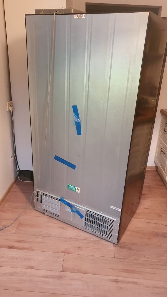 Lodówka AMICA FY5139.3DFBXI Side by Side No frost 177cm Czarna