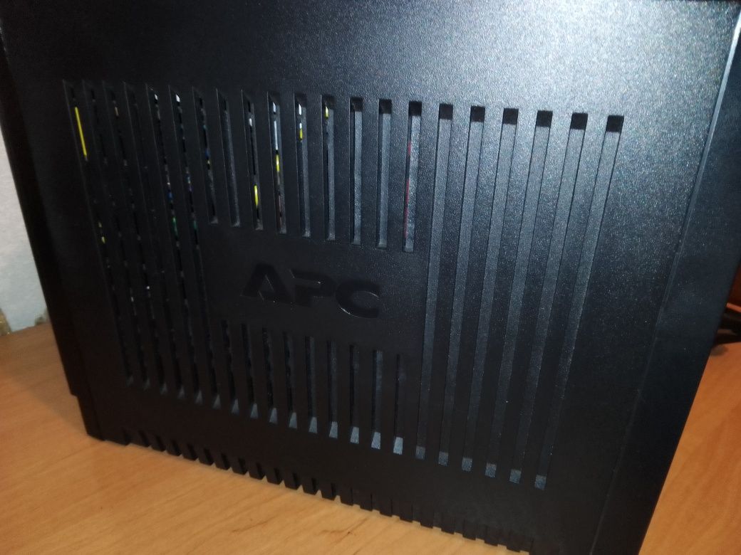Джерело безперебійного живлення APC Back-UPS 650V