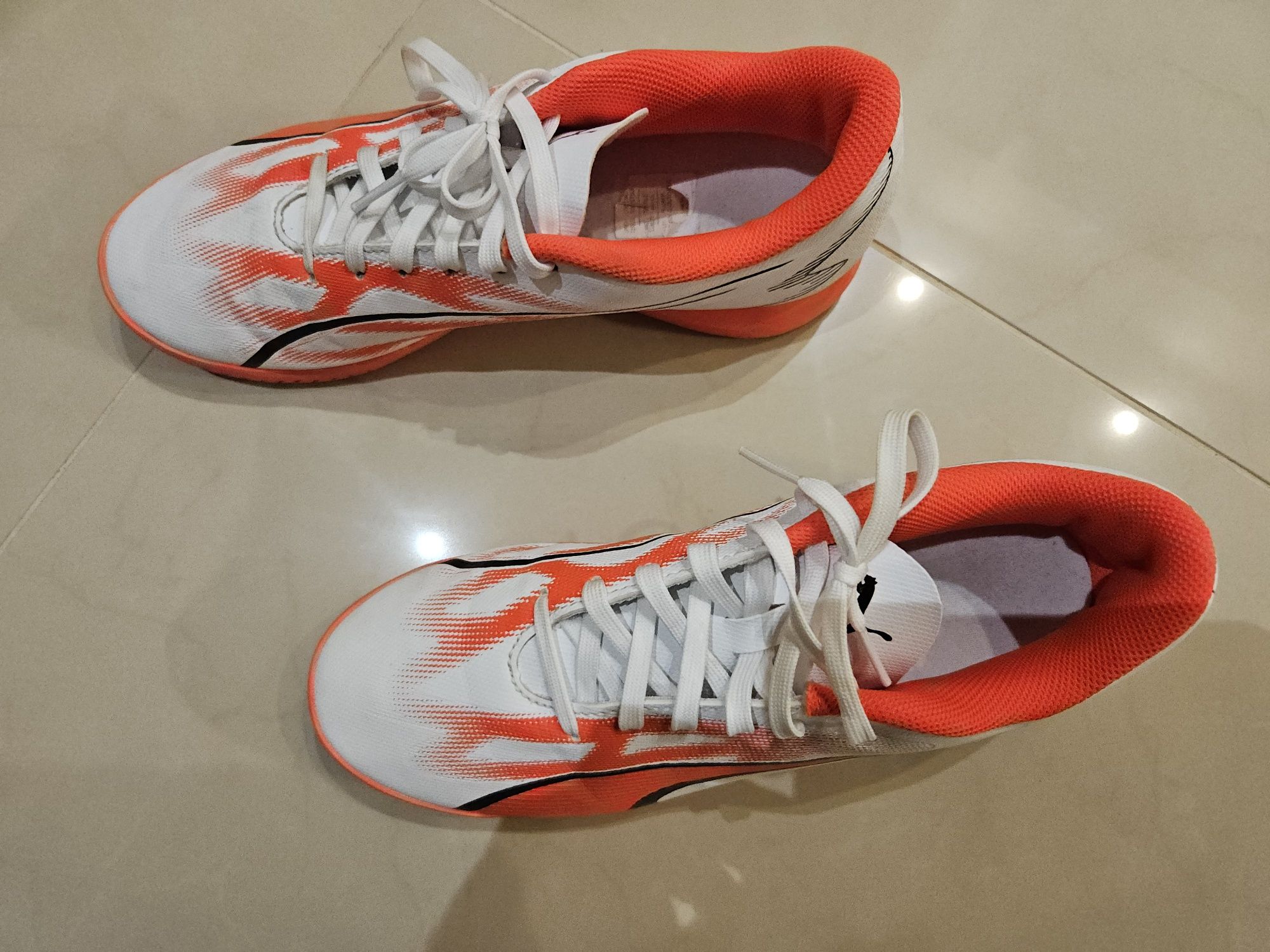 Halówki buty Puma Ultra Play 107529 r.40