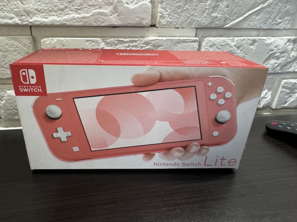 Nintendo Switch Lite Pink + Pokrowiec