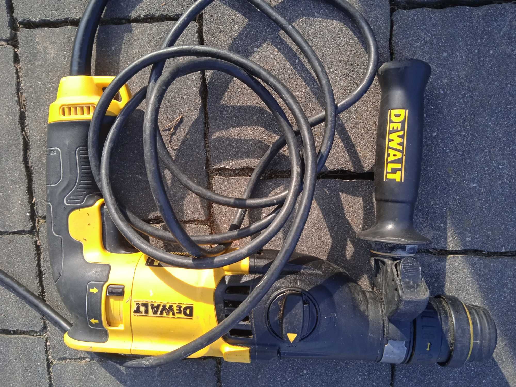 DeWalt wiertarka udarowa 800 Wat odbiór osobisty