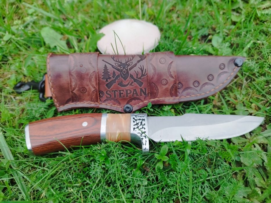 Nóż myśliwski z ręcznie szyta pochwą plus dowolny grawer