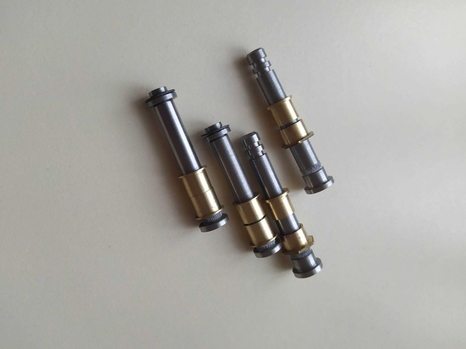 Втулки і шток петлі Nissan Patrol Navara Qashqai Almera Ремкомплект