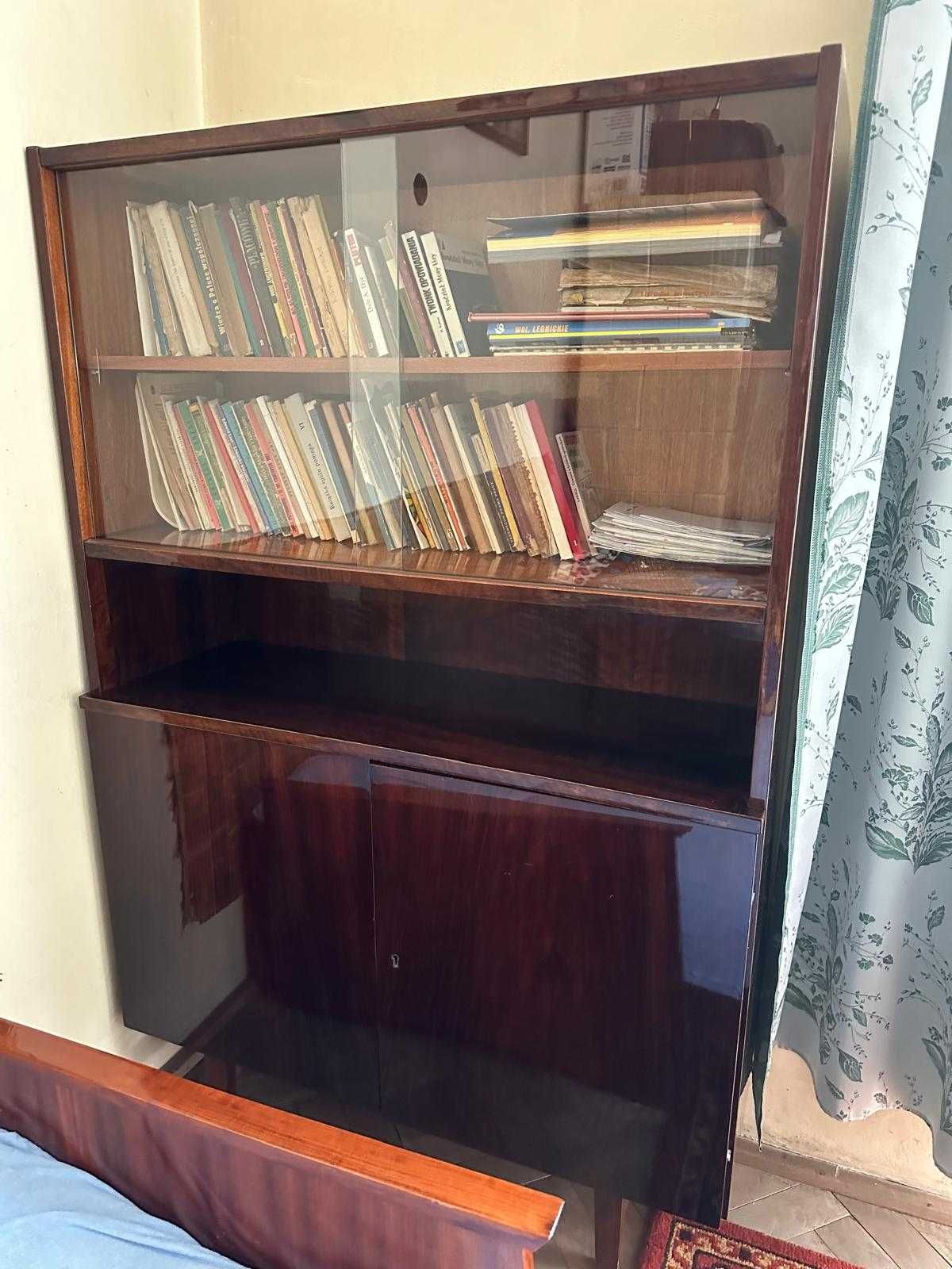 Meble z PRL'u-Biblioteczka