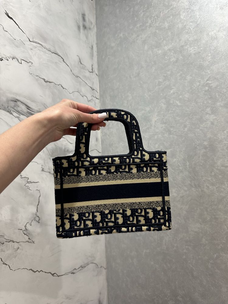 Сумка Christian Dior оригінал Mini Dior Book Tote