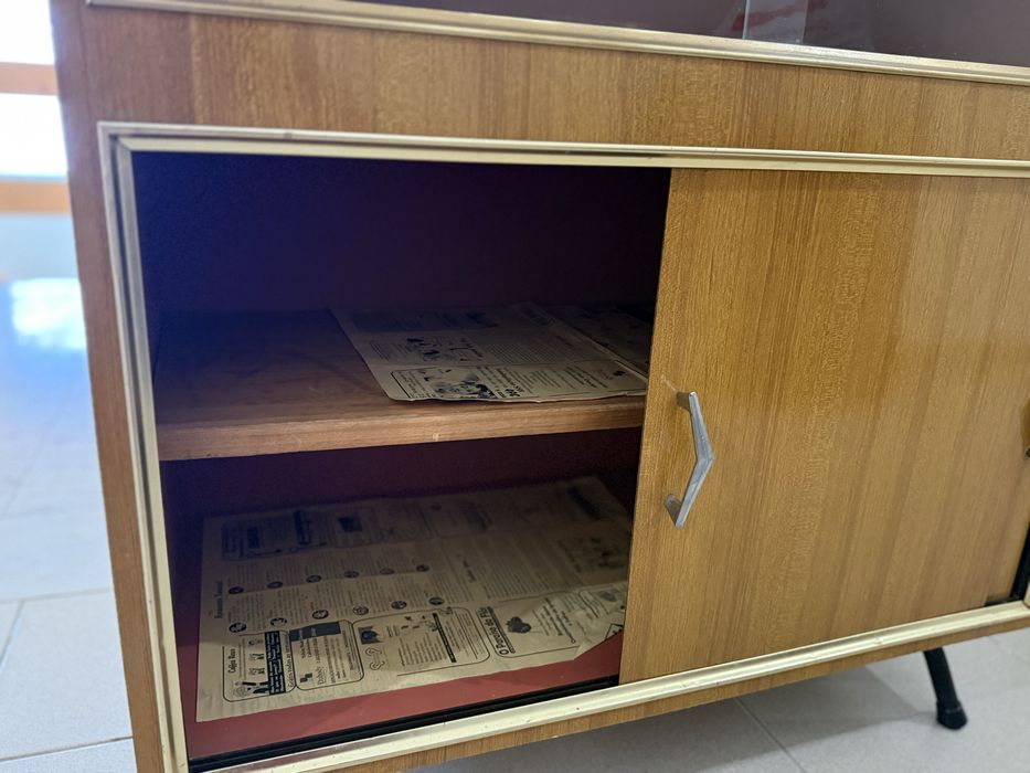 Móvel de cozinha castanho