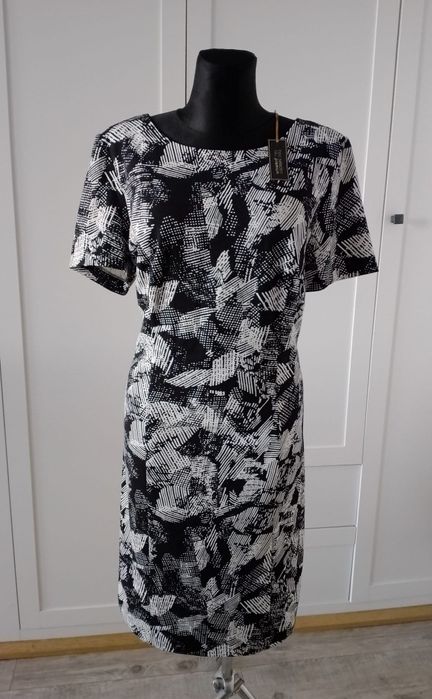 Elegancka sukienka wizytowa 44