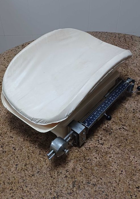 Balança pediátrica para bebé vintage