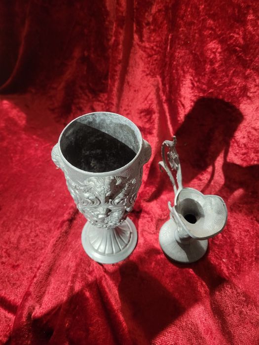Cynowy kielich zdobiony czara ampułka wazon z cyny