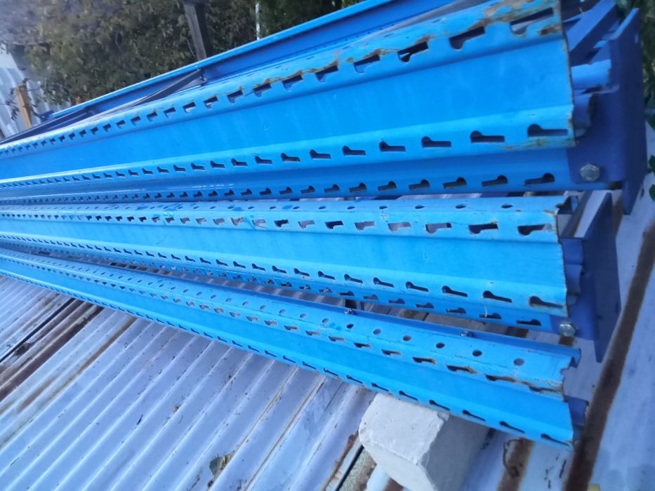 Regał na ciężkie przedmioty