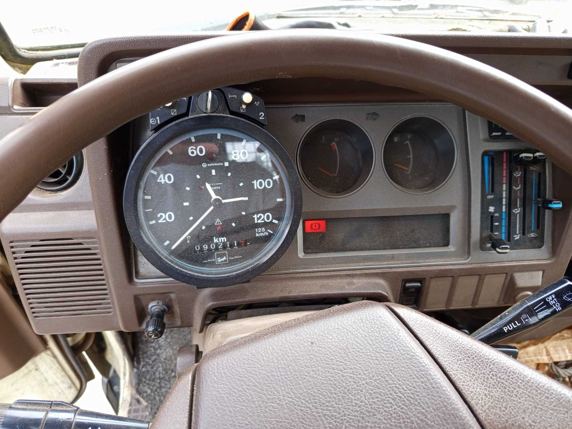 Toyota Dyna 250 - único dono