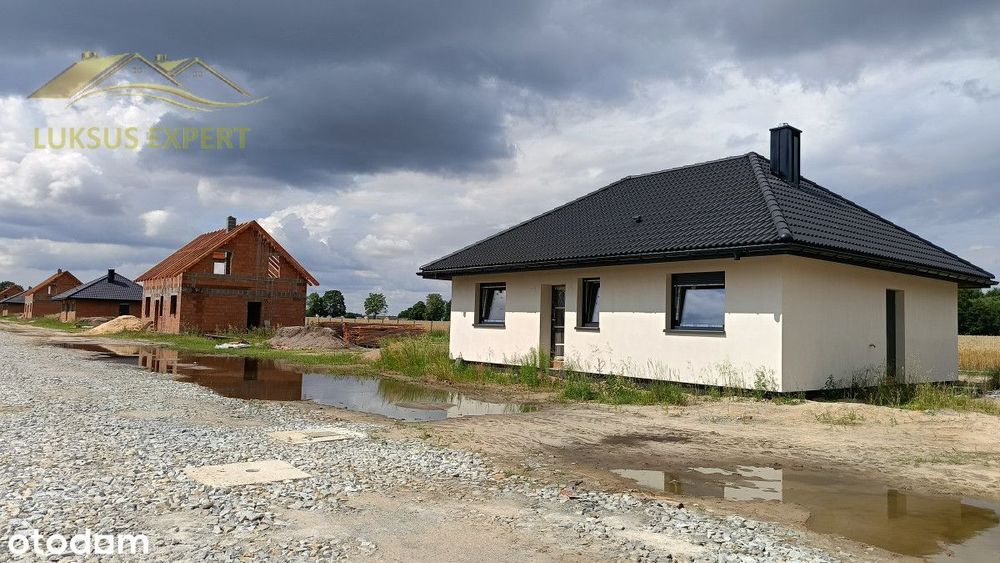 Urocze domki w Krzyżu gm. Czastary.