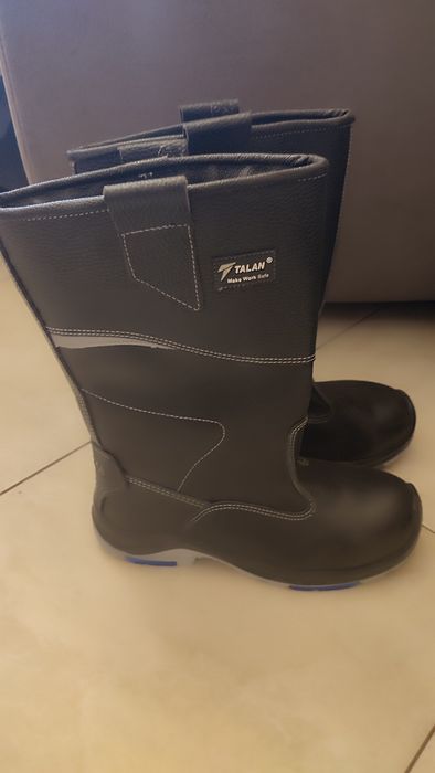 Продам чоботи Талан