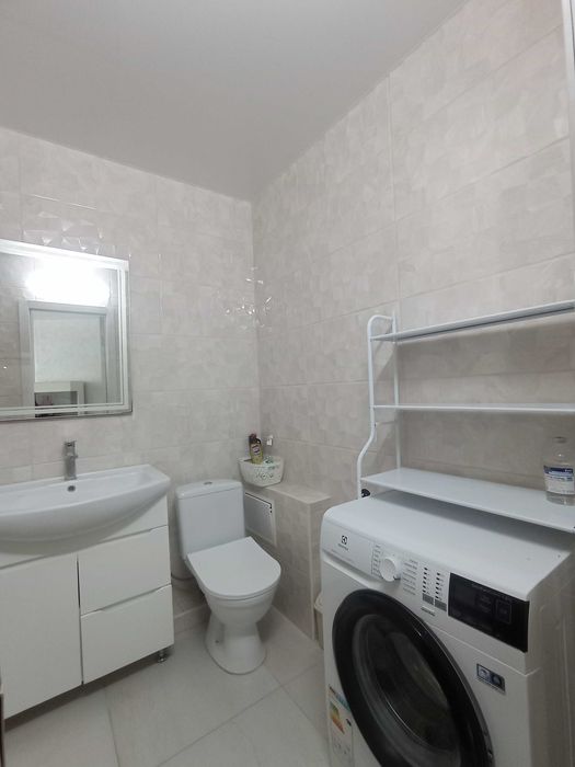 Здається 1км квартира на Дружбі в новобудові