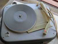 Stary gramofon Fonika z 1967r