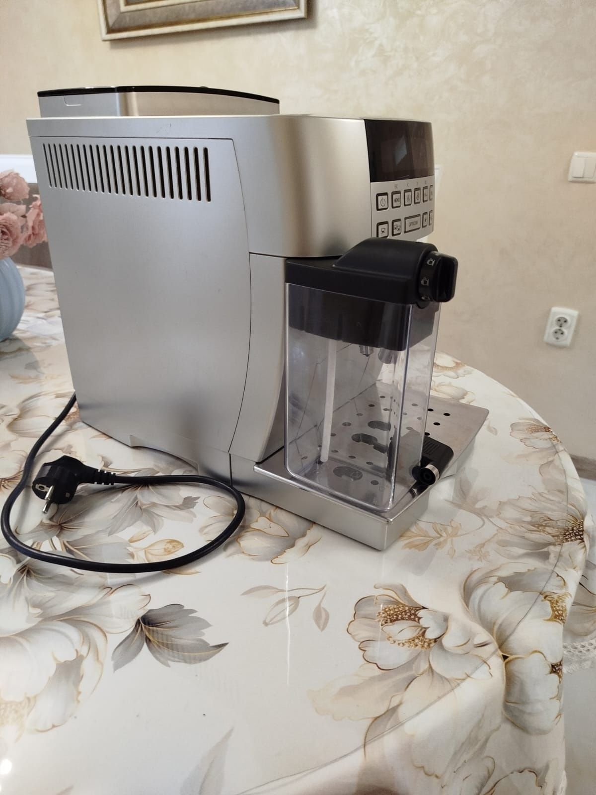 DeLonghi Magnifica cappuccino