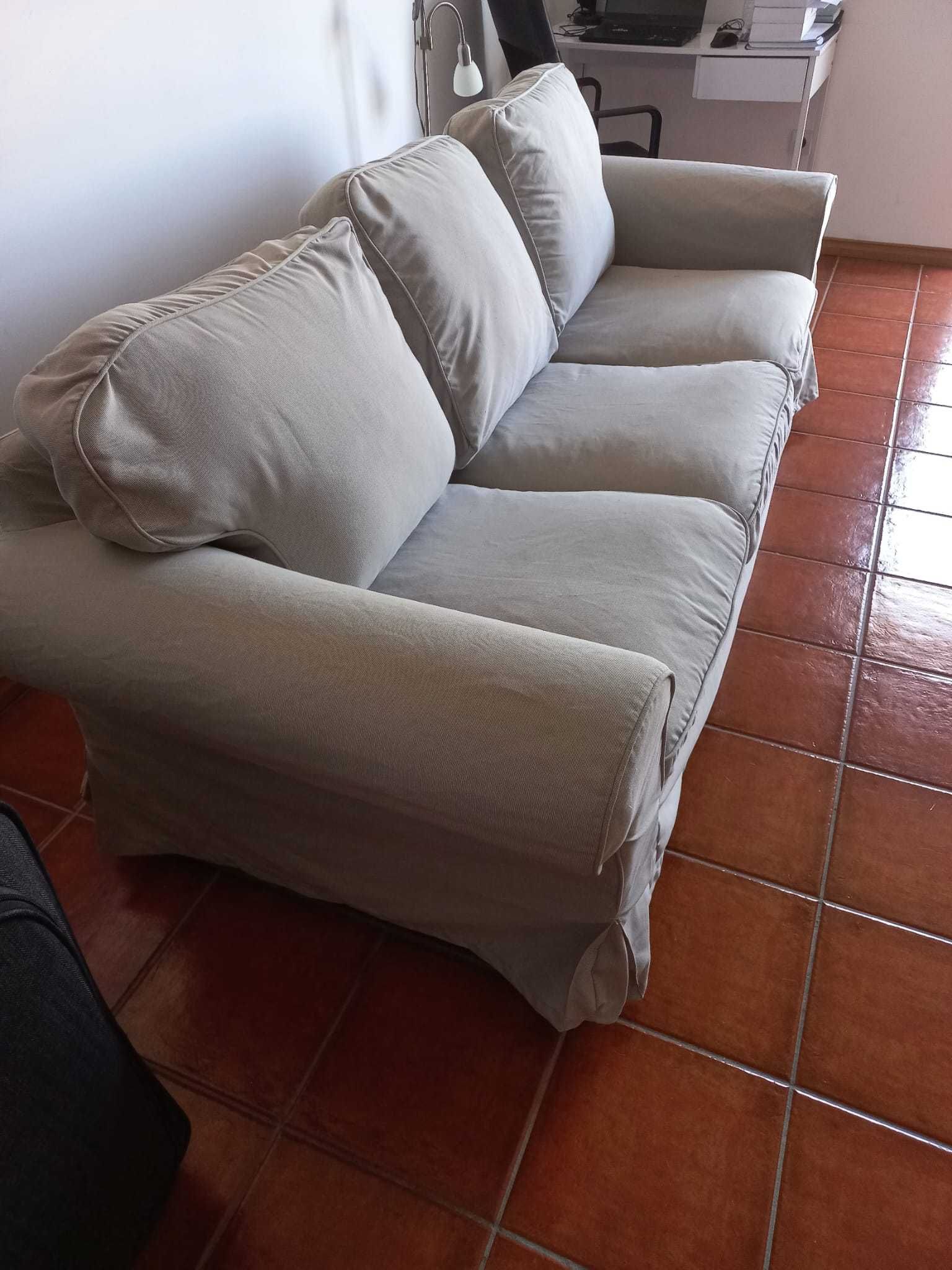 Sofá 3 lugares ótimo