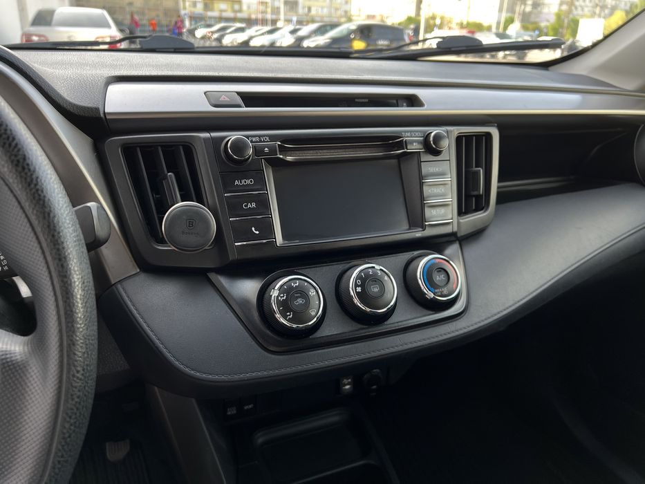 Toyota RAW4 LE 2016 / Тойота раф4