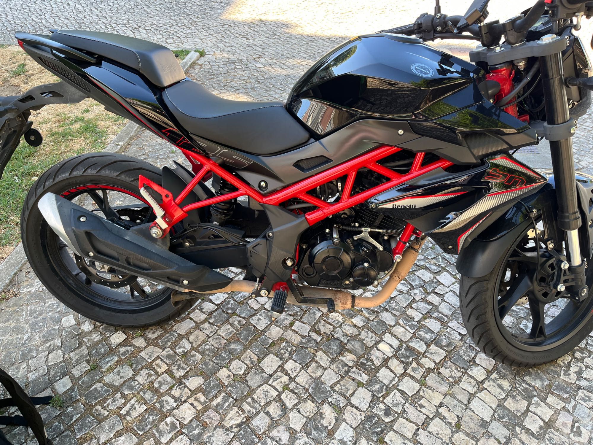 Benelli BN 125, 2023 em otimo estado + extras
