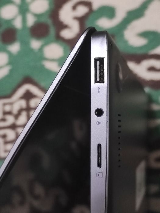 Asus UX331U на запчастини