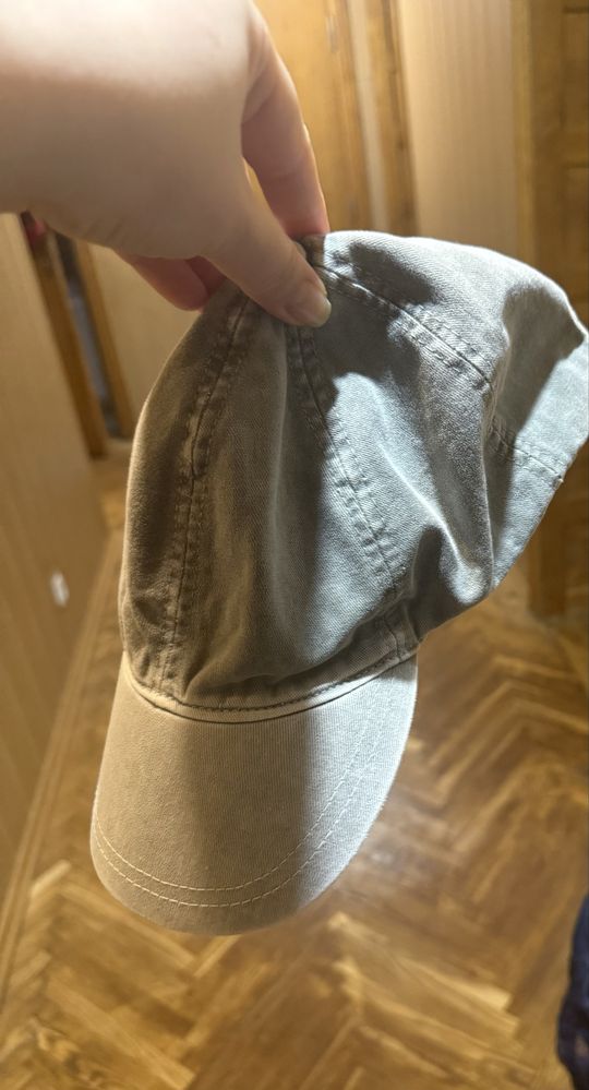 Кепки . Дешево. Бренди