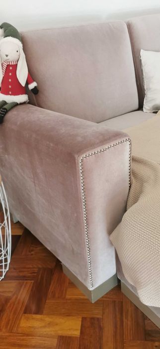 Vendo sofá 4 lugares com chaise Long reversível. Usado, em Bom Estado.