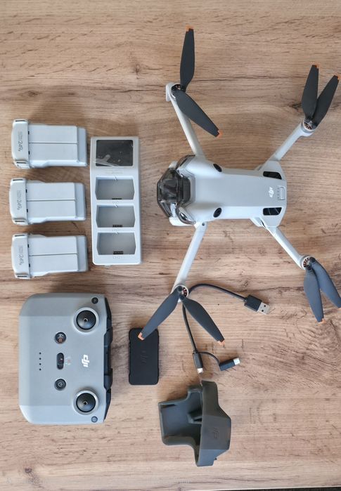 Sprzedam DRON DJI Mini 4 Pro z kontrolerem RC-N2 + 3 baterie + filtry