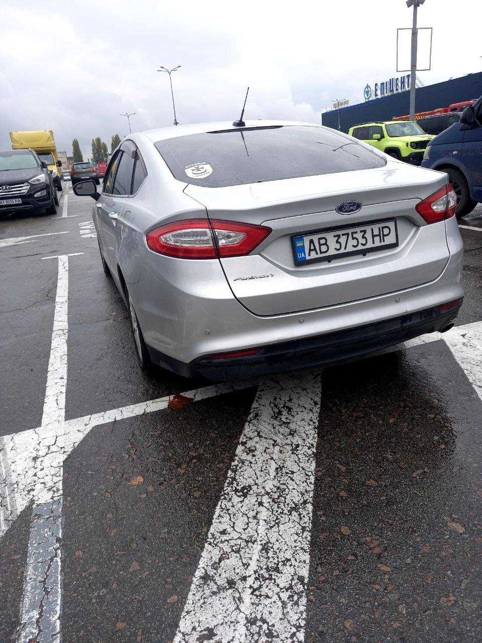 Ford Fusion 2014 року 2.5 газ-бензин